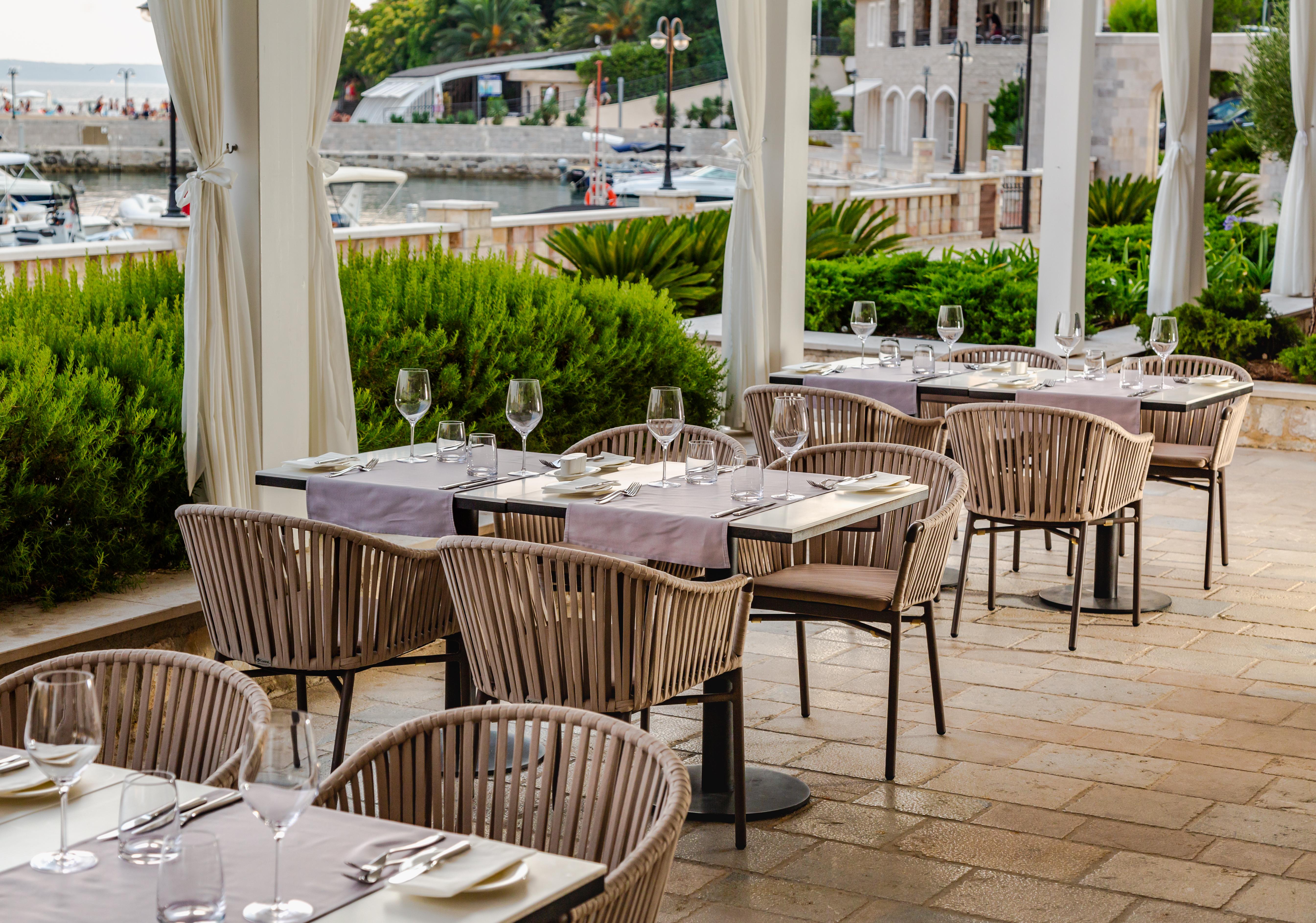 Lazure Hotel & Marina 헤르섹 외부 사진