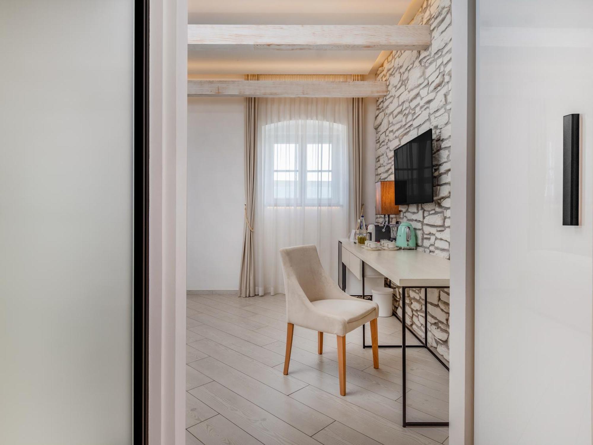 Lazure Hotel & Marina 헤르섹 외부 사진