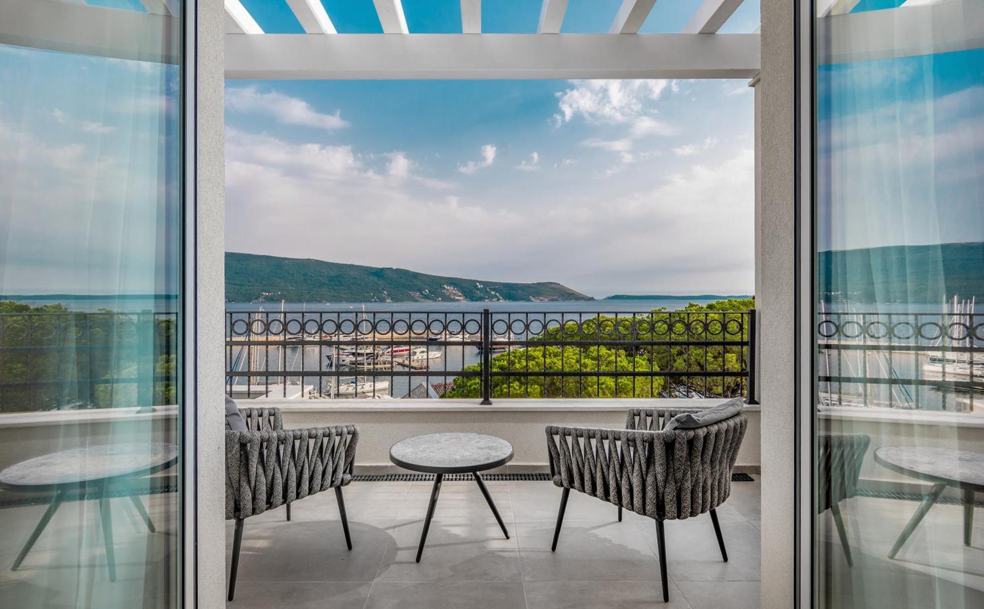 Lazure Hotel & Marina 헤르섹 외부 사진
